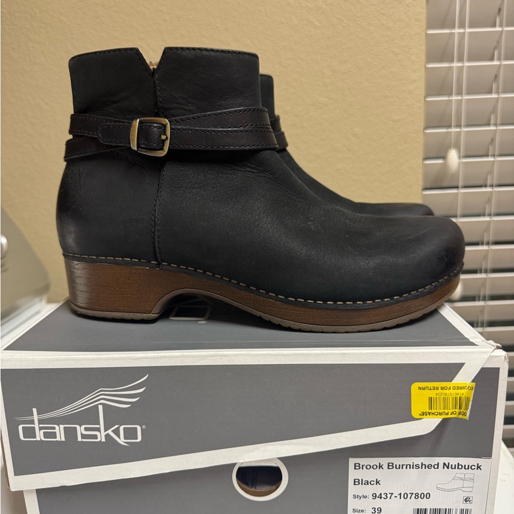 Dansko Black Brook Burnished Nubuck Leather Mules with Buckle Size 39 - Picture 2 of 7